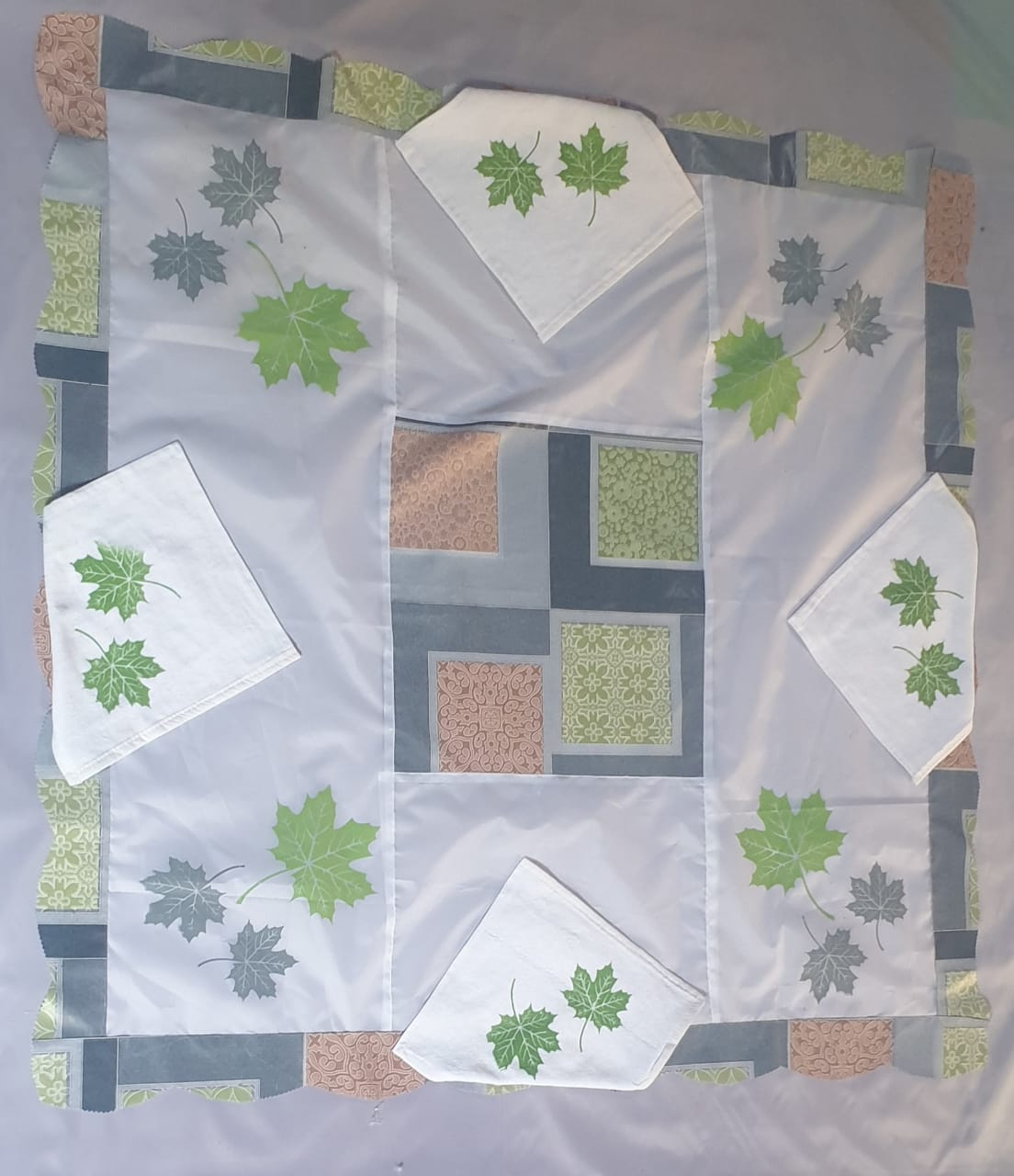 Green Parachute Rexine Border Safra with Attach Safri + 4 Napkins