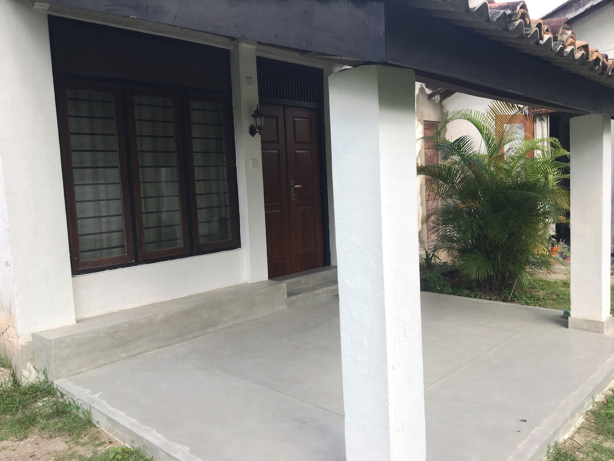 Unavailable - Colombo : Code MTS26 - 1 Bedroom Bungalow - Non AC
