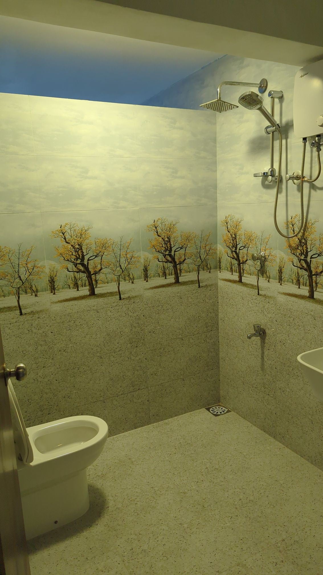 Unavailable - Colombo : Code MTS34 - For 5 Persons (2 floor)