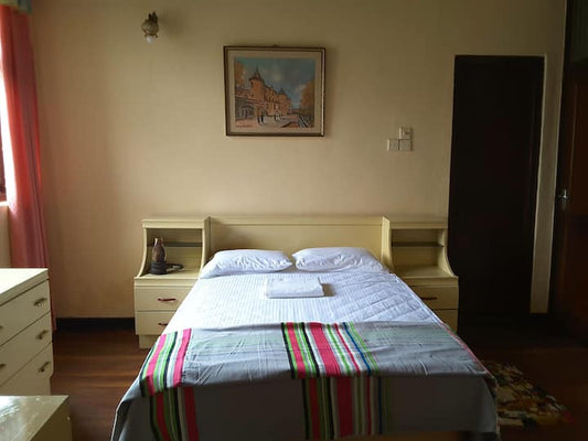 Unavailable - Colombo : Code MTS35 - 2 Bedrooms for 4 Persons