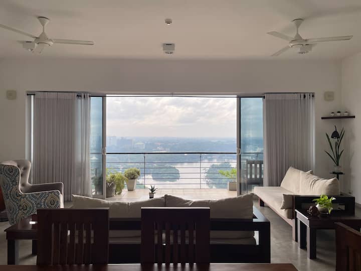 Unavailable - Colombo : Code MTS28 - 3 Bedroom Apartment - Lake View