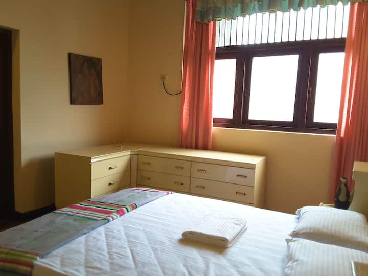 Unavailable - Colombo : Code MTS35 - 2 Bedrooms for 4 Persons