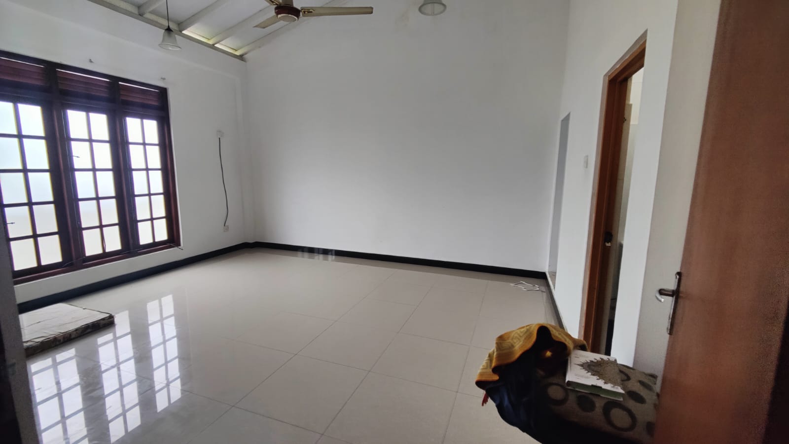 Unavailable - Colombo : MTS Code MTS25 - 3 BHK Unfurnished Non AC