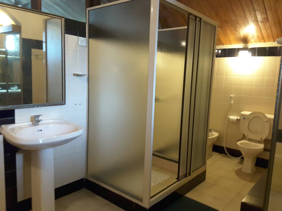 Unavailable - Colombo : Code MTS35 - 2 Bedrooms for 4 Persons