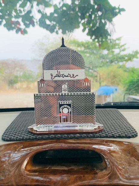 Raudat Tahera Showpiece