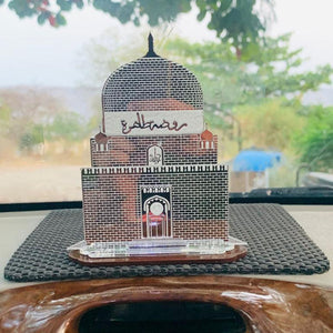 Raudat Tahera Showpiece